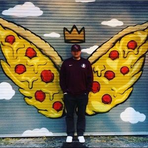 Meet your Posher, Dennis